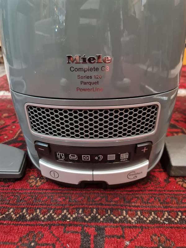 Miele Complete C3 Series 120 Parquet Powerline Vacuum Cleaner
