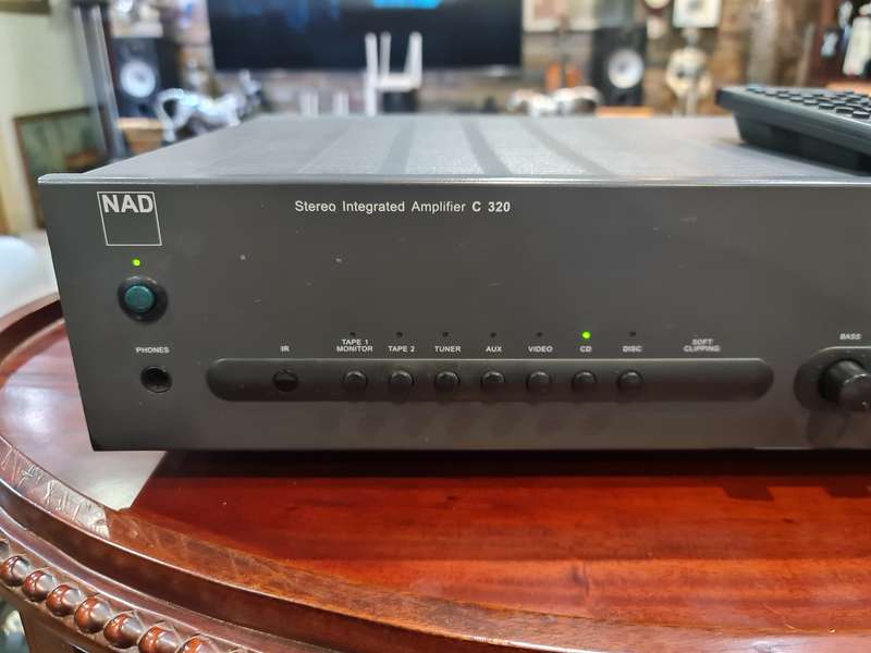 NAD C 320 Stero Integrated Amplifier