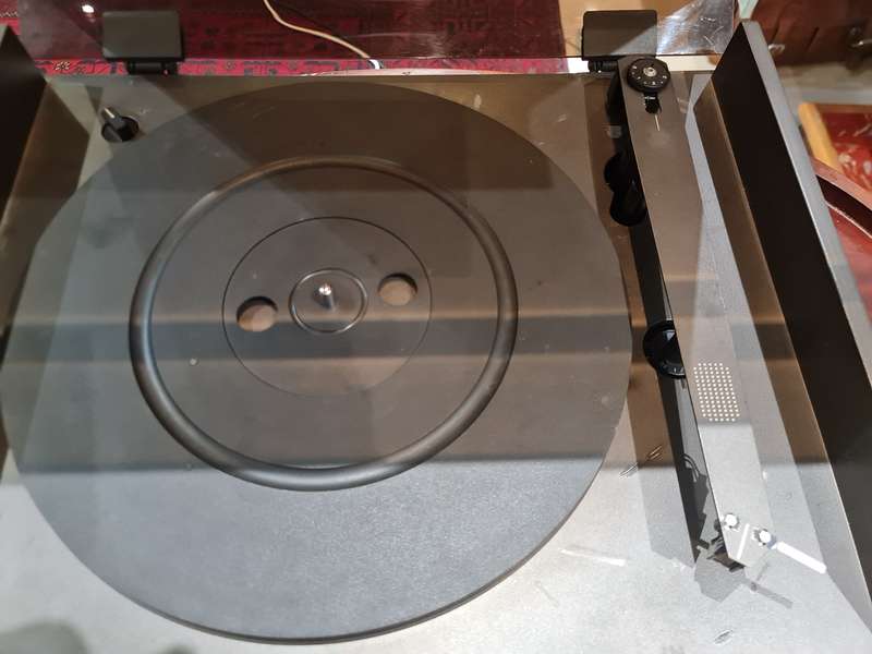 NAD 5120 Belt Drive Turntable