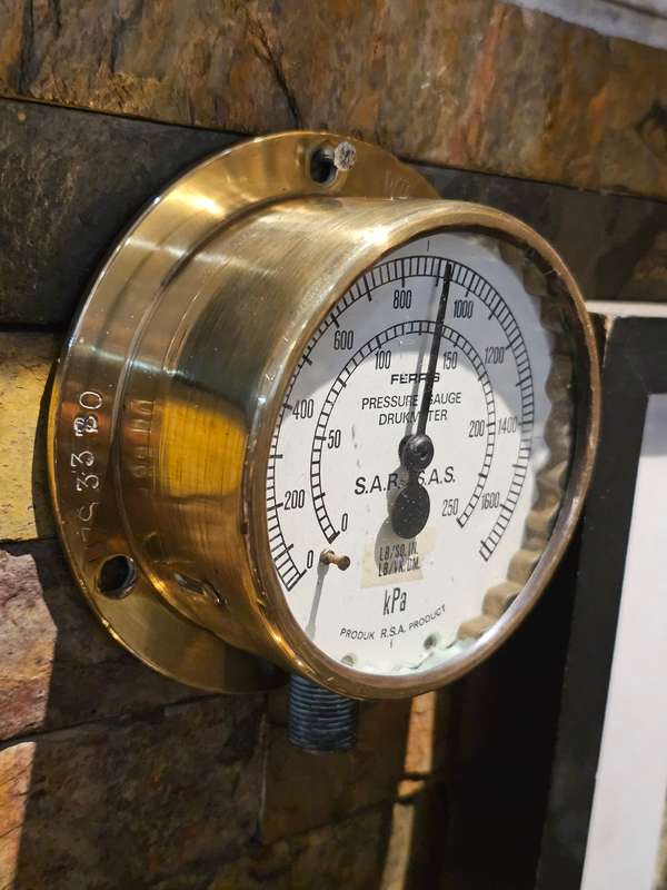 Ferris SAR SAS Pressure Gauge