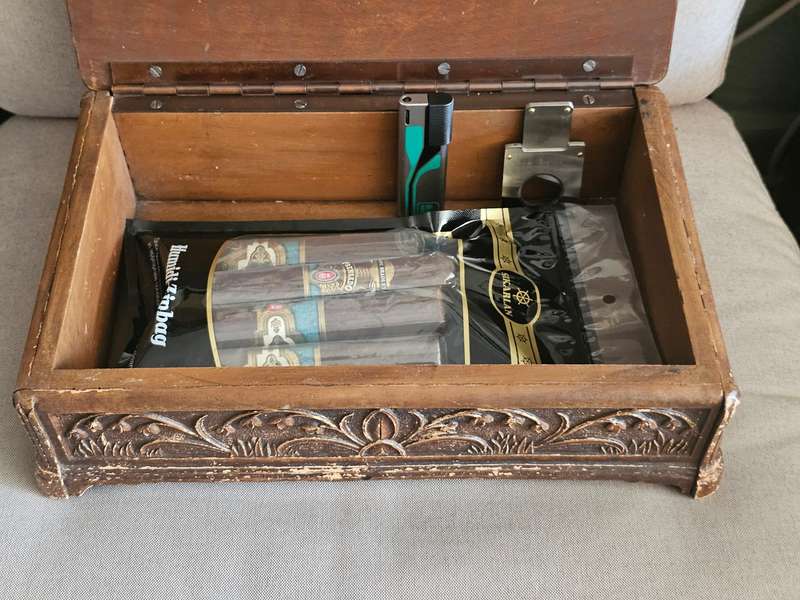 Vintage Syroco Cigar Humidor Wooden Box