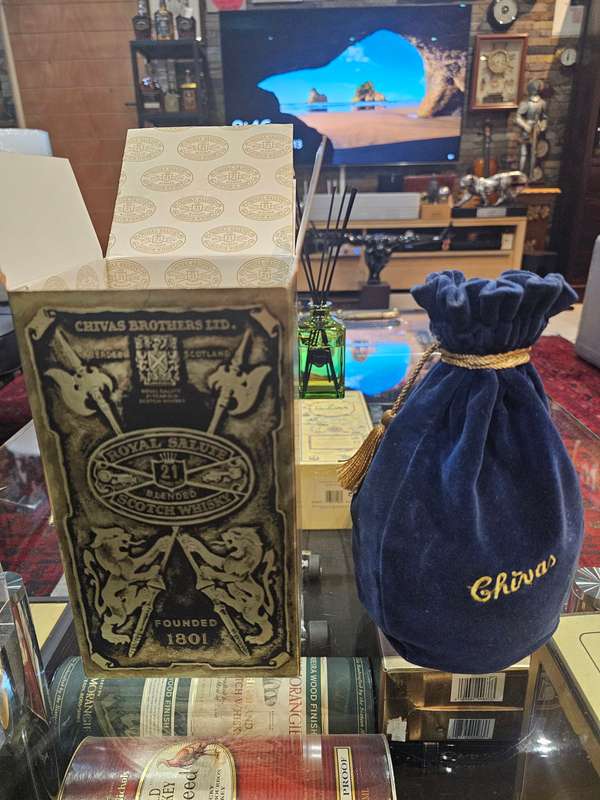 CHIVAS BROTHERS 21 YEAR OLD ROYAL SALUTE SCOTCH WHISKY - FULL AND SEALED - IN VELVET BAG WITH BOX