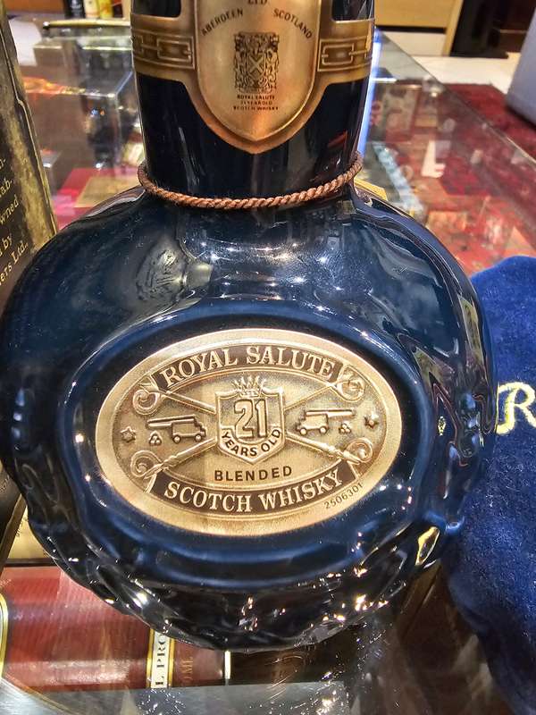 CHIVAS BROTHERS 21 YEAR OLD ROYAL SALUTE SCOTCH WHISKY - FULL AND SEALED - IN VELVET BAG WITH BOX