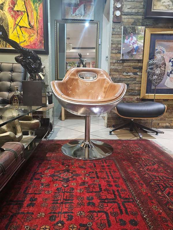 Falcon Occasional Leather Swivel Chair