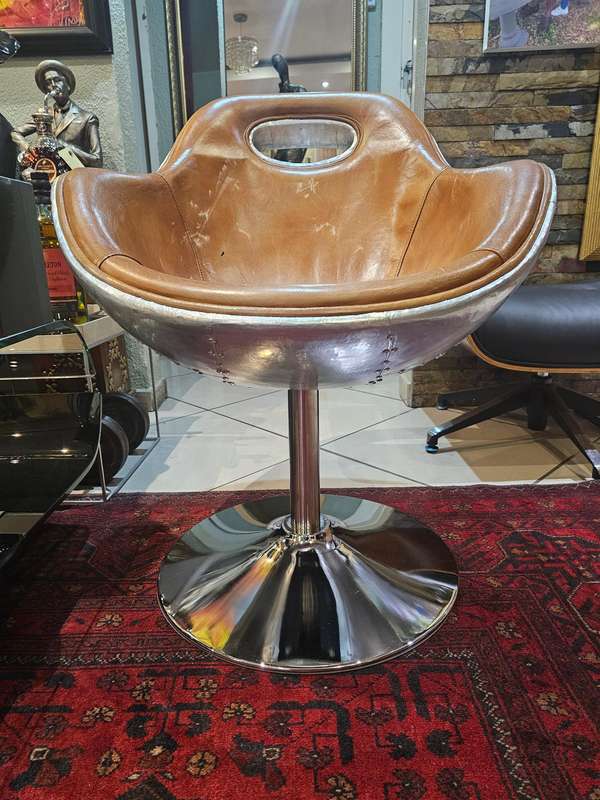 Falcon Occasional Leather Swivel Chair