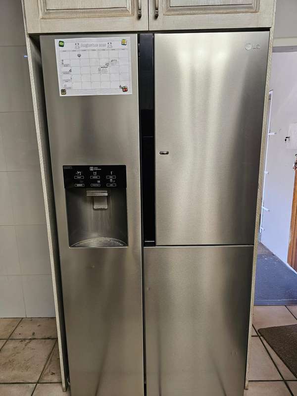 LG GC-J237SLYV Side by Side Fridge Freezer with Door-In-Doo