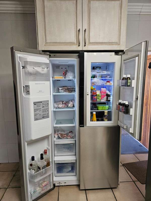 LG GC-J237SLYV Side by Side Fridge Freezer with Door-In-Doo
