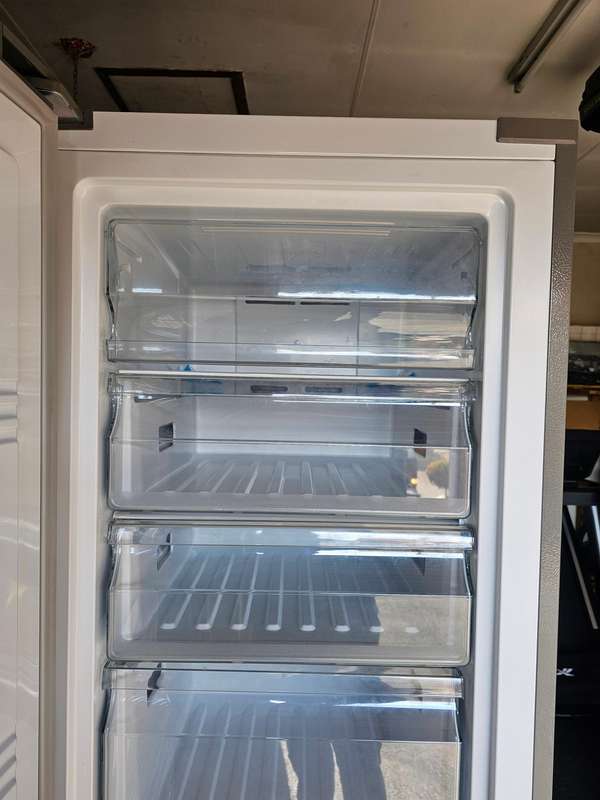 AEG Agb53011Nx Upright Freezer