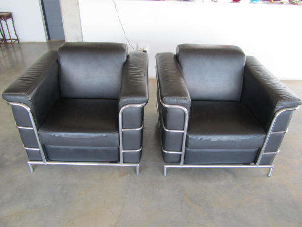 Le Corbuisier 1980's 4 Piece Leather Couch Set
