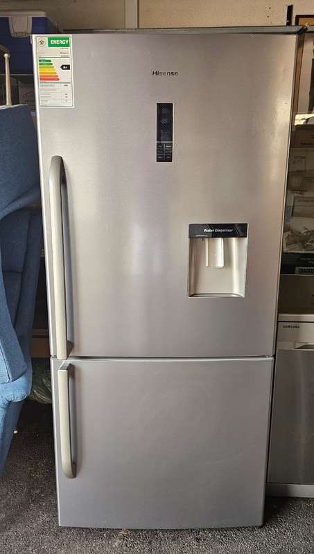 Hisense H610BI-WD Combi Fridge Freezer