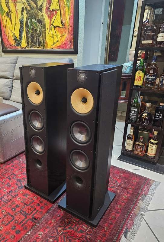 Bowers and Wilkins 683 S2 Floorstanding Speakers