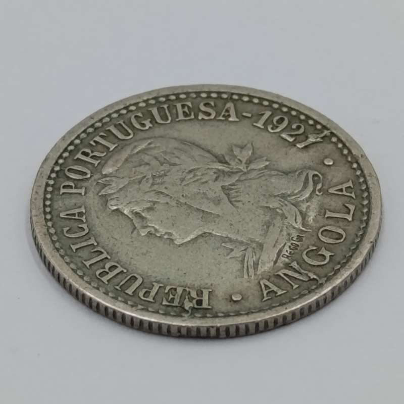 1927 Two Macutas Angota with die break on 7 of 1927 and N of Angola