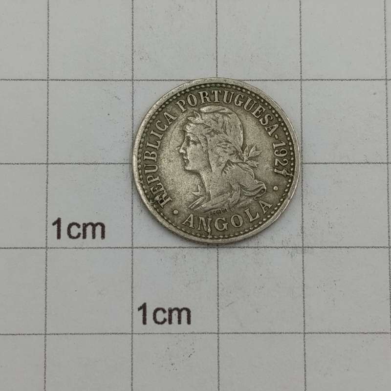 1927 Two Macutas Angota with die break on 7 of 1927 and N of Angola