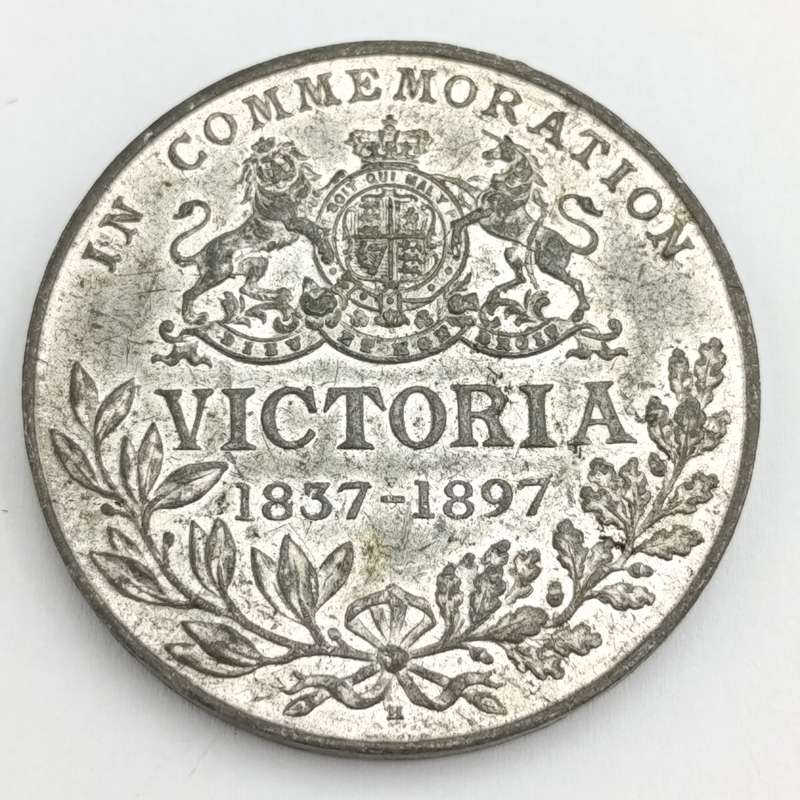 1897 Queen Victoria 60 years reign medallion - Excellent condition