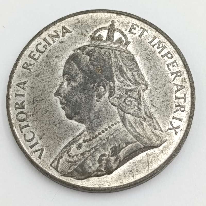 1897 Queen Victoria 60 years reign medallion - Excellent condition