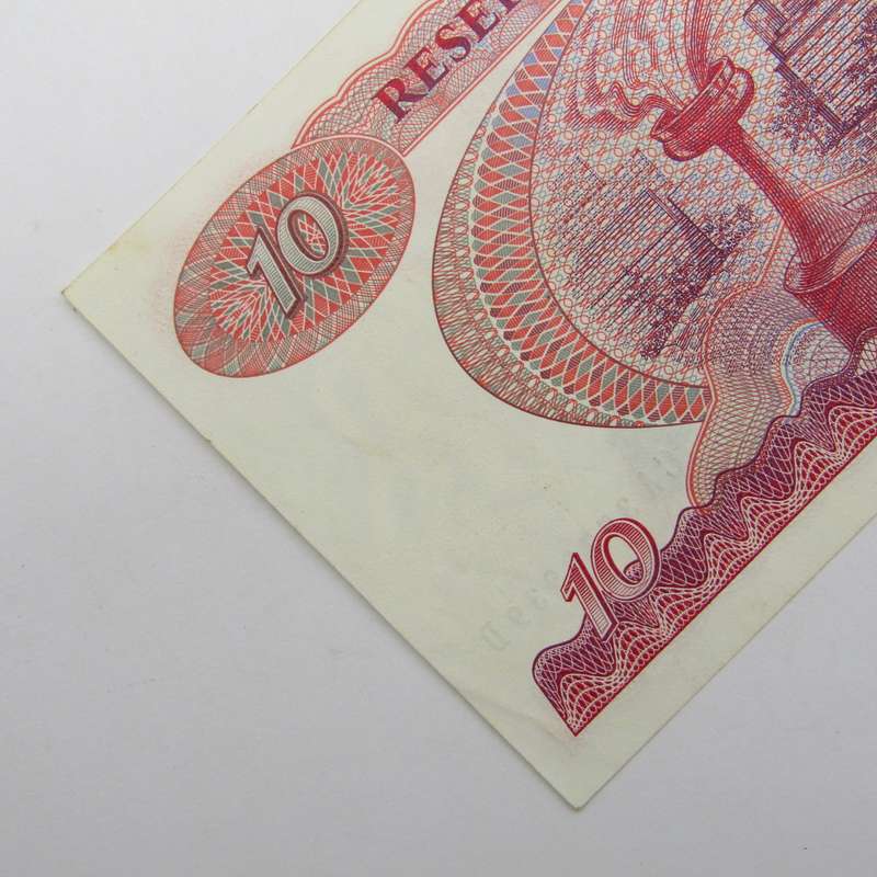 Zimbabwe 1982 10 Dollar - Pick 3b - scarce Salisbury AU+ banknote