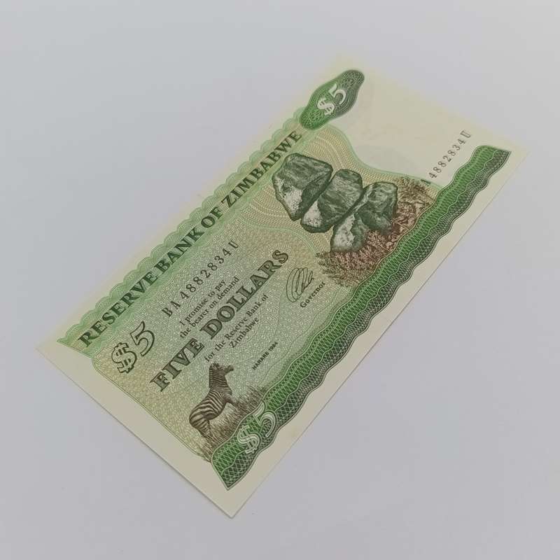 Zimbabwe 1994 Pair of $5 banknotes uncirculated with consecutive numbers - short neck bird