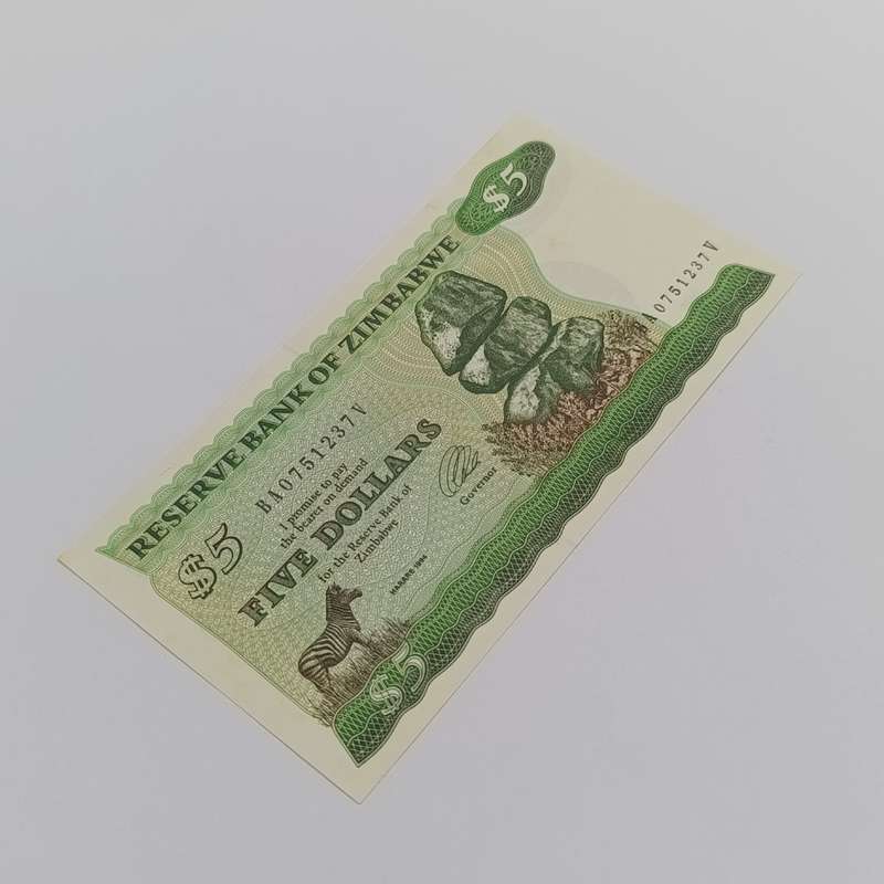 Zimbabwe $5 uncirculated banknote Pick 2d short neck Harare 1994