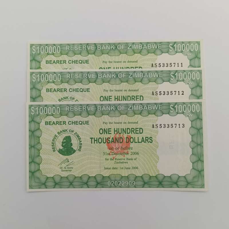 Zimbabwe $100 000 bearer cheque issued 1 June 2006 - Lot of 3 uncirculated with consecutive numbers