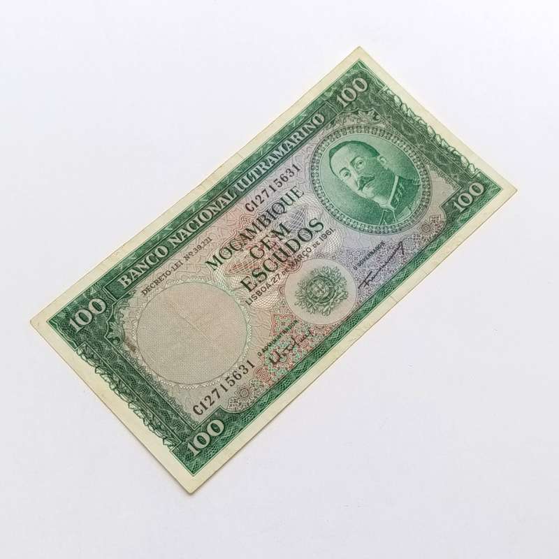 Mozambique 100 Escudos 1961 3 different variations of this banknote