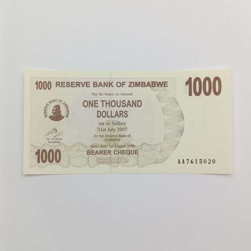 Zimbabwe $1000 bearer cheques issued 1 Aug 2006 lot of 3 uncirculated notes with consecutive numbers