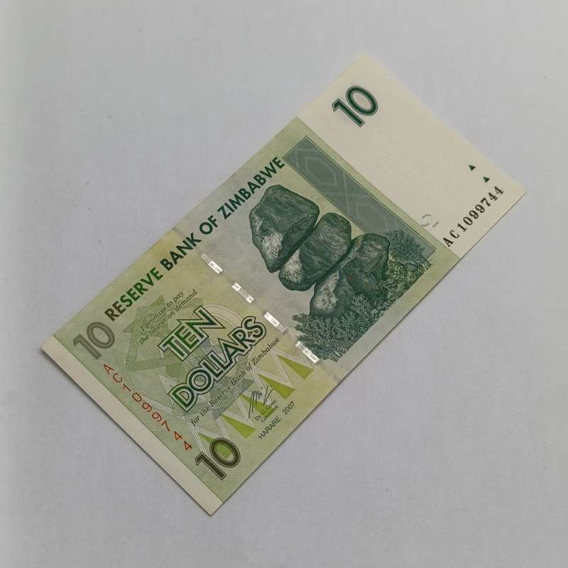 Zimbabwe $10 Harare 2007 lot of 3 uncirculated banknotes with consecutive numbers
