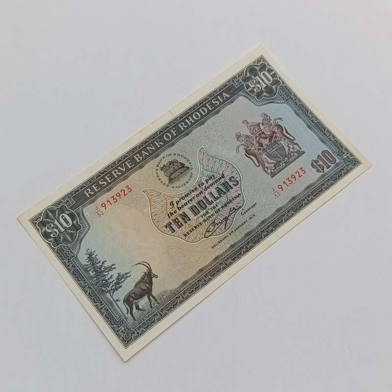 Rhodesia Ten dollars banknote 2 Jan 1979 AU condition