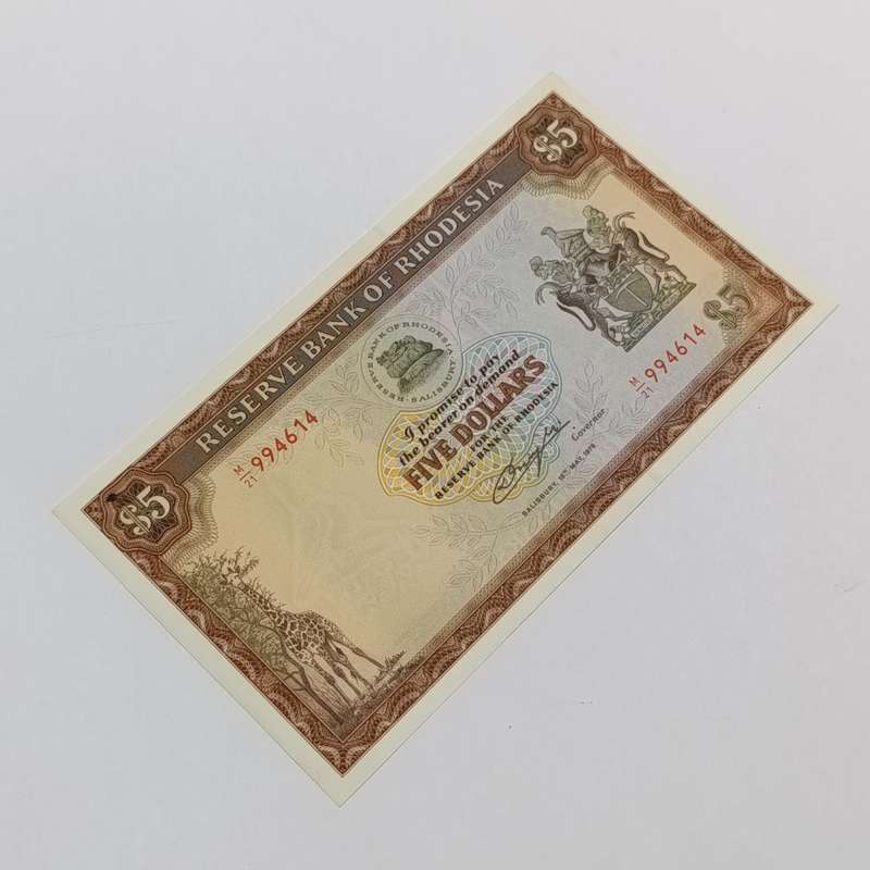 Rhodesia Five dollars banknotes 15 May 1979 pair of uncirculated notes with consecutive numbers