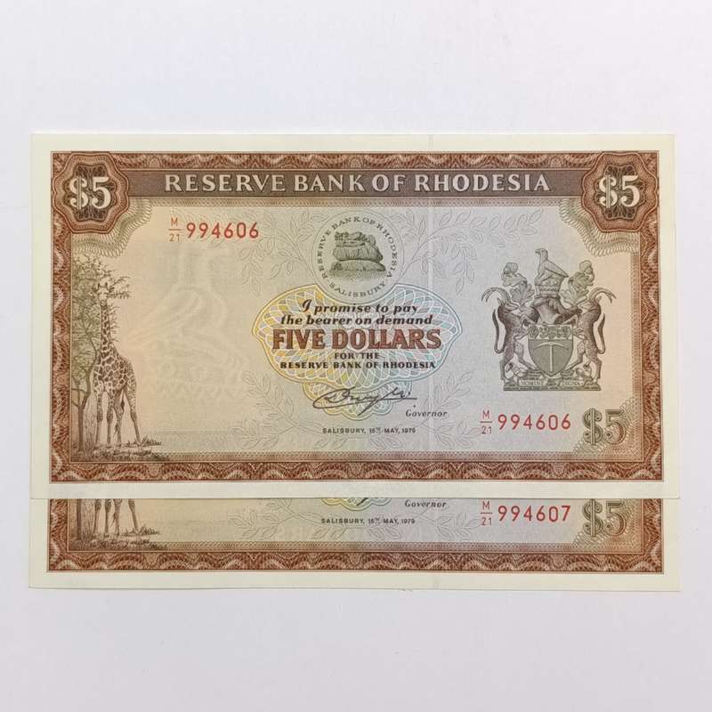 Rhodesia Five dollars banknotes 15 May 1979 Pair of uncirculated notes with consecutive numbers