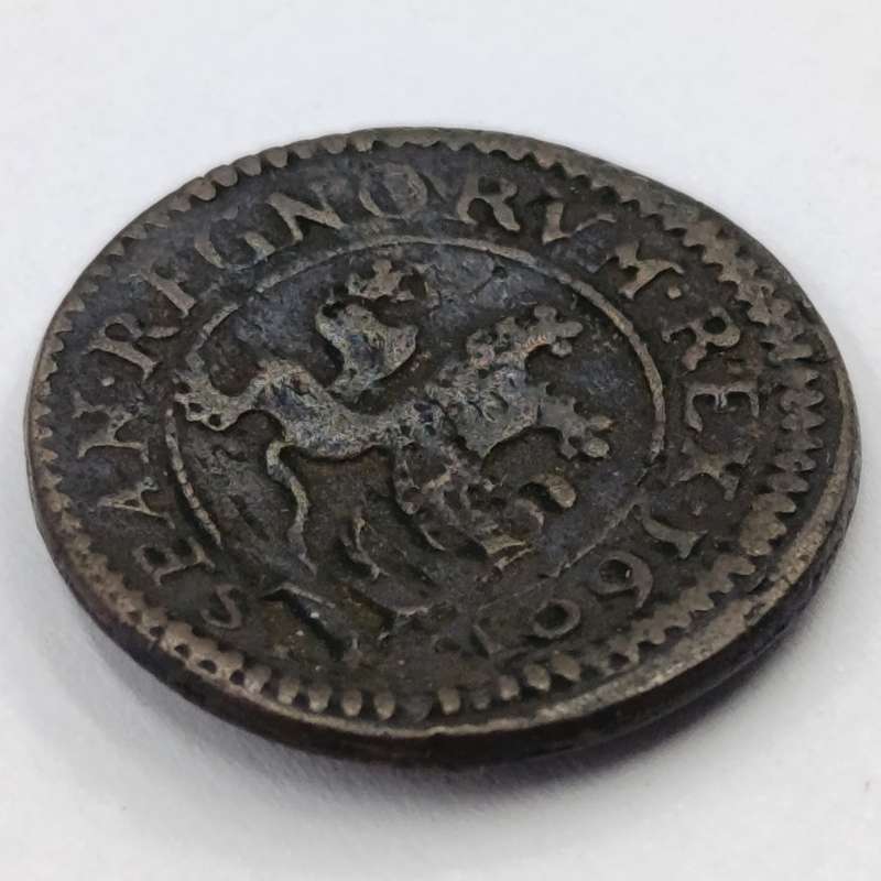1601 Spanish 2 Maravedis rounded shape copper coin - C mint mark - overstamped "IIII"