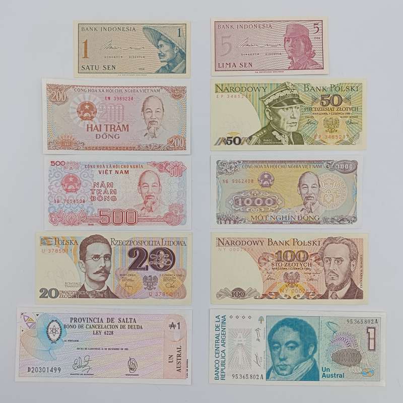Lot of 10 Vintage UNC/AU world banknotes