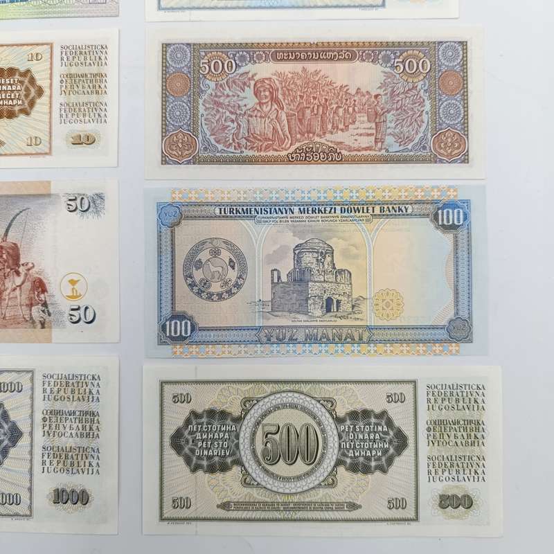 Lot of 10 Vintage UNC/ Au world banknotes