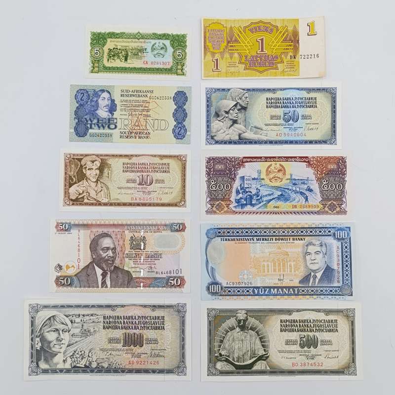 Lot of 10 Vintage UNC/ Au world banknotes