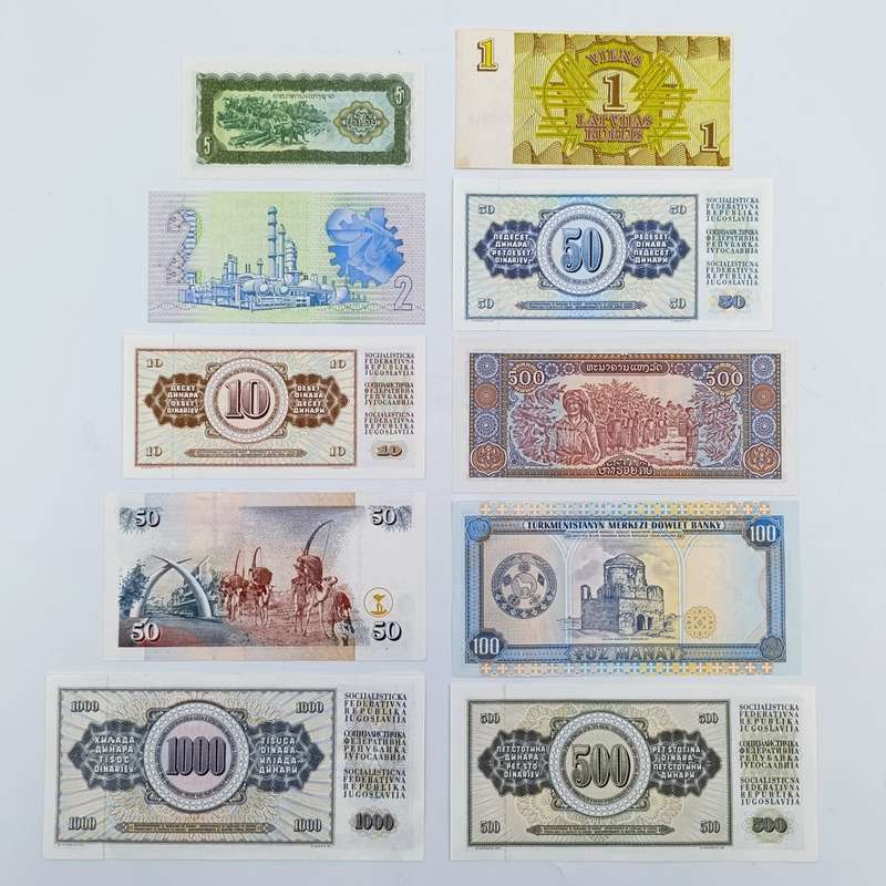 Lot of 10 Vintage UNC/ Au world banknotes