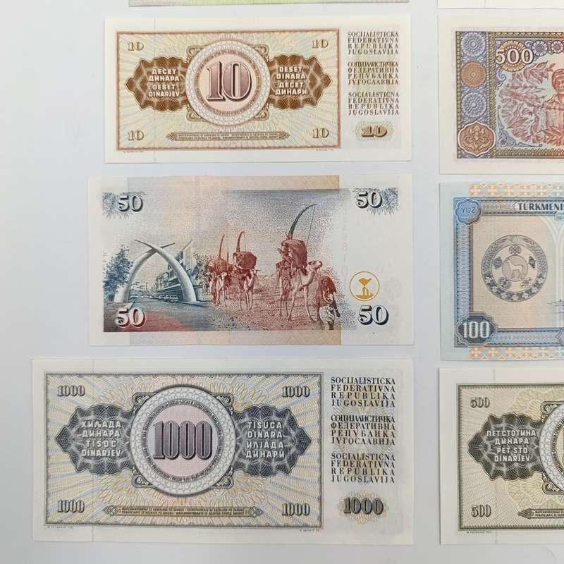 Lot of 10 Vintage UNC/ Au world banknotes