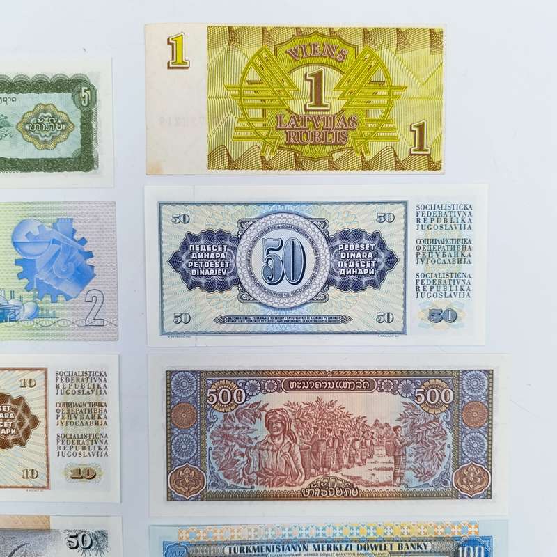 Lot of 10 Vintage UNC/ Au world banknotes