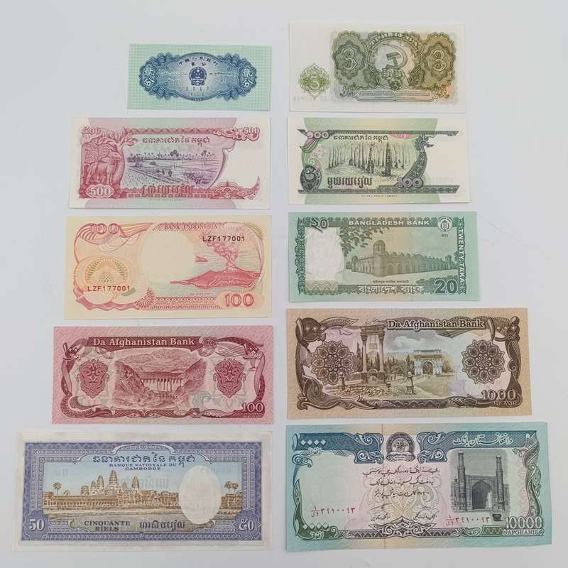Lot of 10 Vintage UNC/AU world banknotes