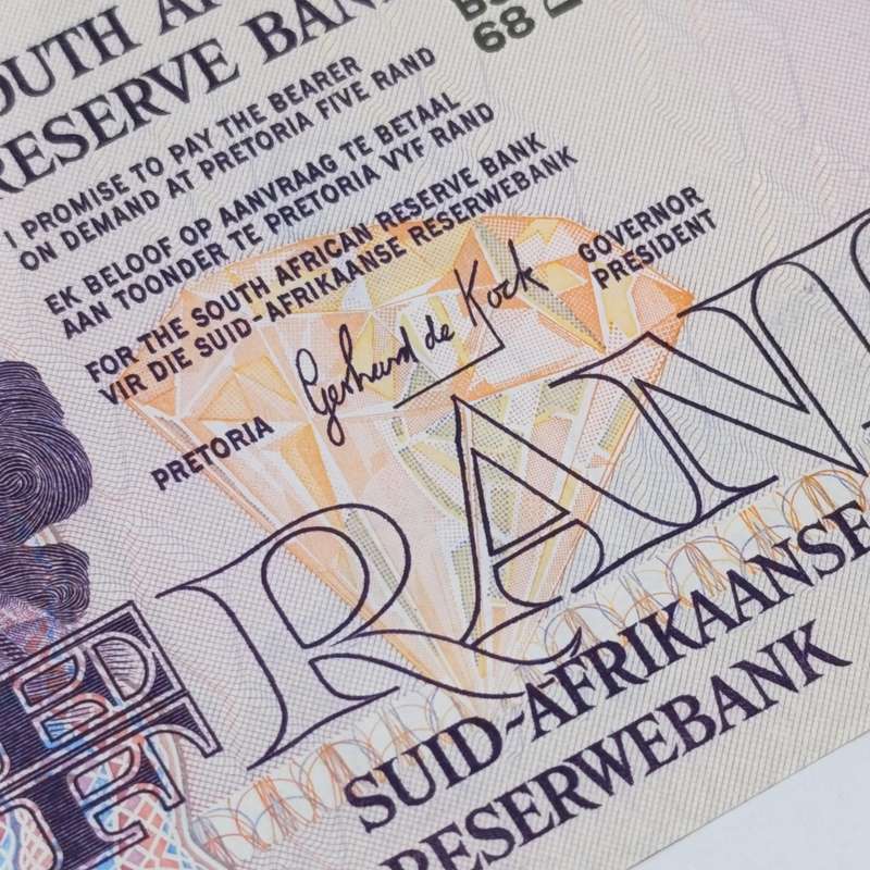 Gerhard de Kock Pair of uncirculated R5 notes with consecutive numbers