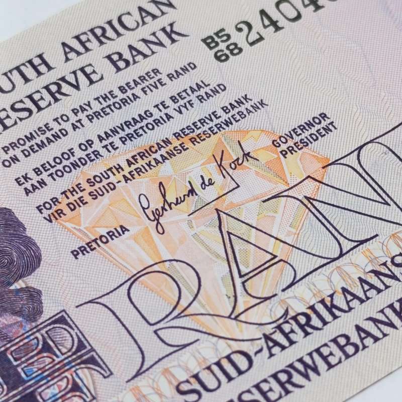Gerhard de Kock Pair of uncirculated R5 notes with consecutive numbers