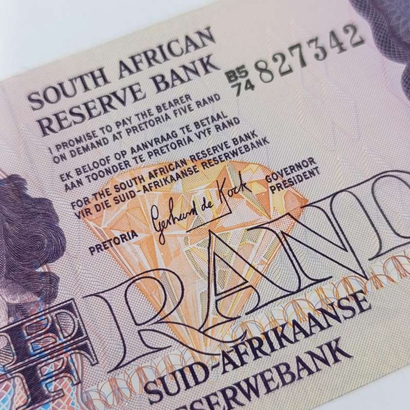 Pair of uncirculated R5 banknotes Gerhard de Kock and CL Stals