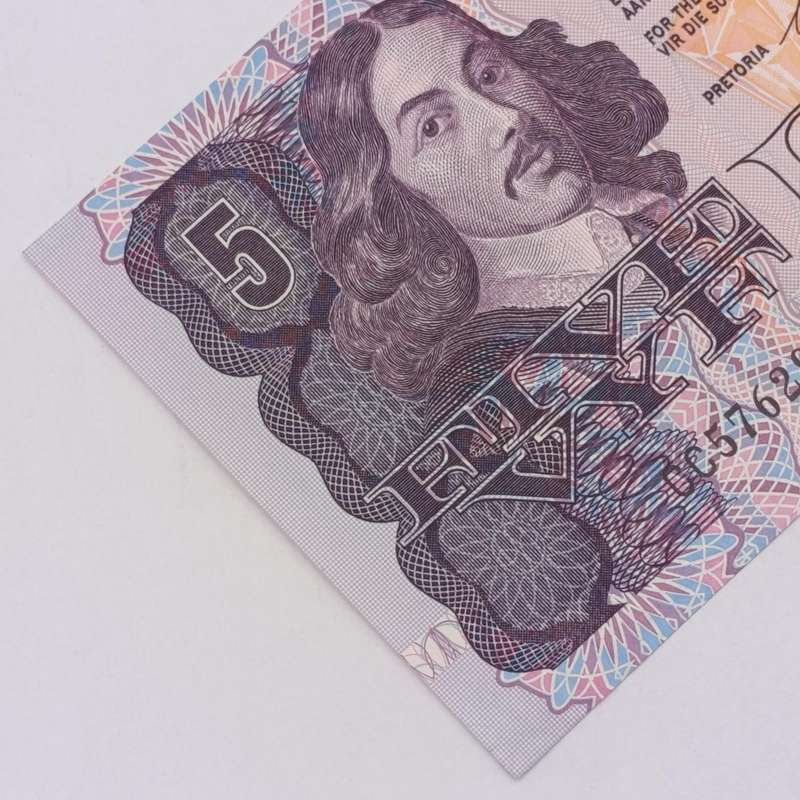 Pair of uncirculated R5 banknotes Gerhard de Kock and CL Stals