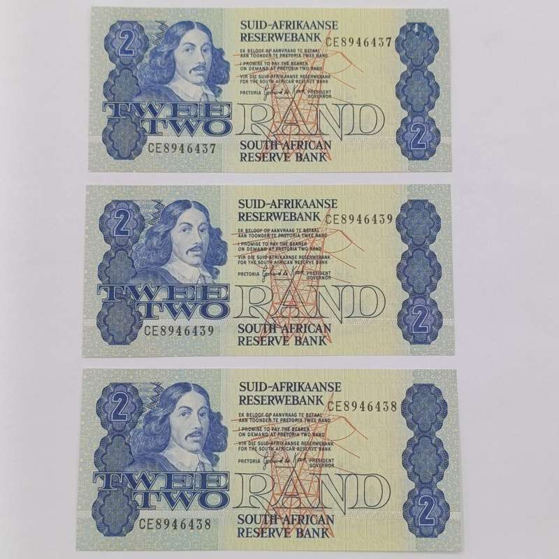 Gerhard de Kock Lot of 3 uncirculated R2 notes with consecutive numbers - 1984 Third issue
