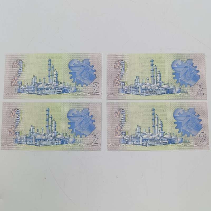 South Africa Cl Stals Lot of 4 uncirculated R2 banknotes AA series consecutive numbers