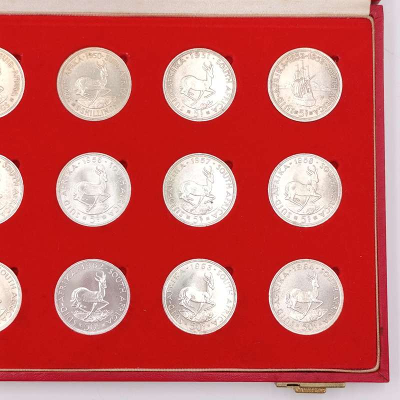 1947-1964 South African silver crown set in case - 1959 and 1962 in top condition