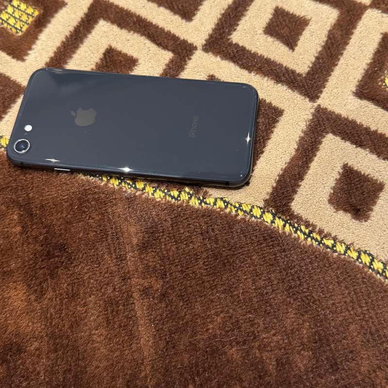iPhone 8 64GB