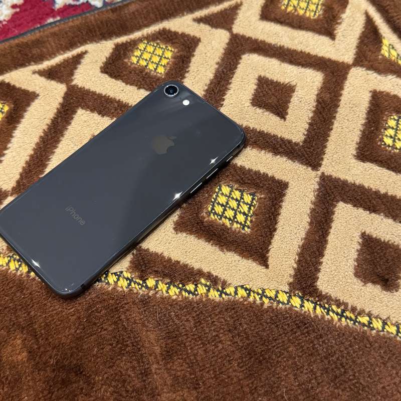 iPhone 8 64GB