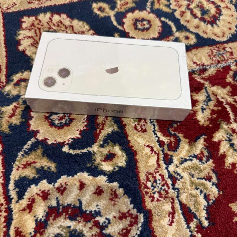 iPhone 13 128GB Sealed