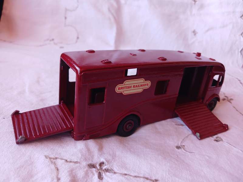 Dinky Supertoys 1950 British Railways Express Horse Box.