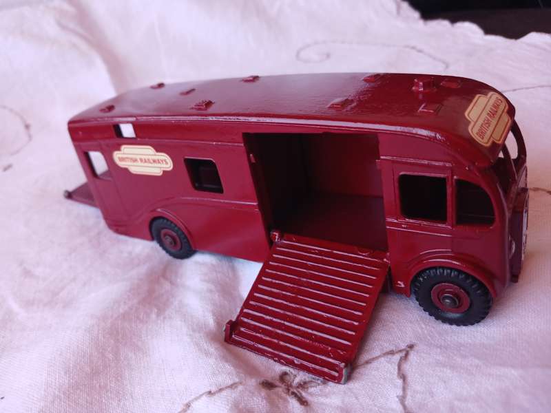 Dinky Supertoys 1950 British Railways Express Horse Box.