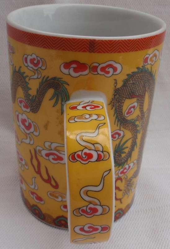 Chinese pattern coffee mug. Modern ceramic Dragons